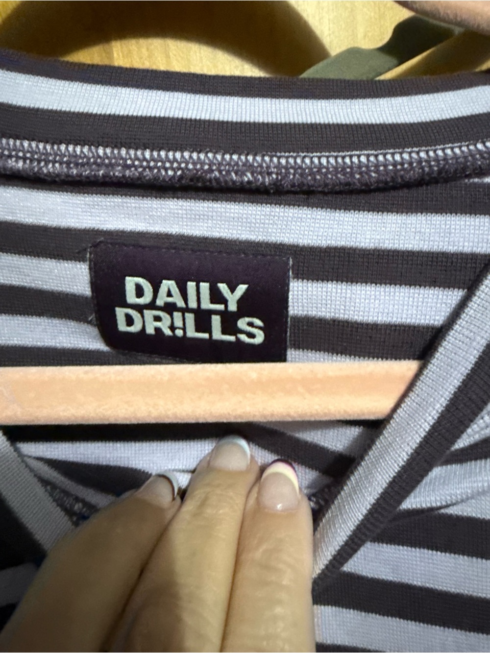 Daily Drills Striped set! Long sleeve plum and shorts - Picture 2 of 7